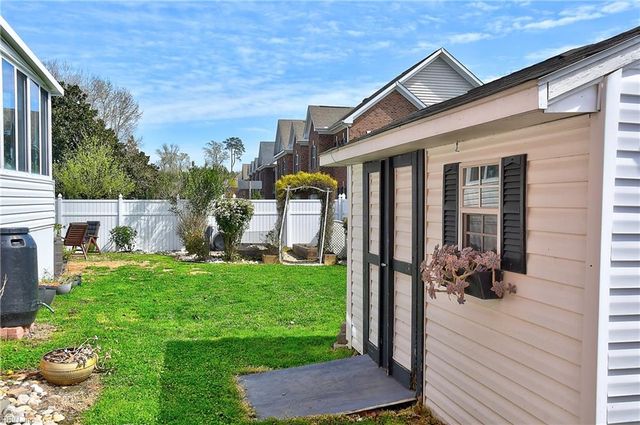 1005 Long Beeches AVE, Chesapeake, VA 23320