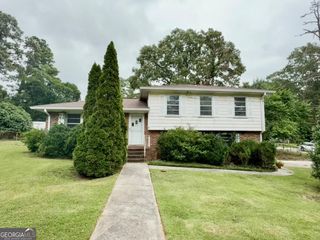 1569 Dellwood Circle, Morrow, GA 30260