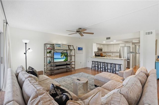 3300 Binnacle DR 102, Naples, FL 34103