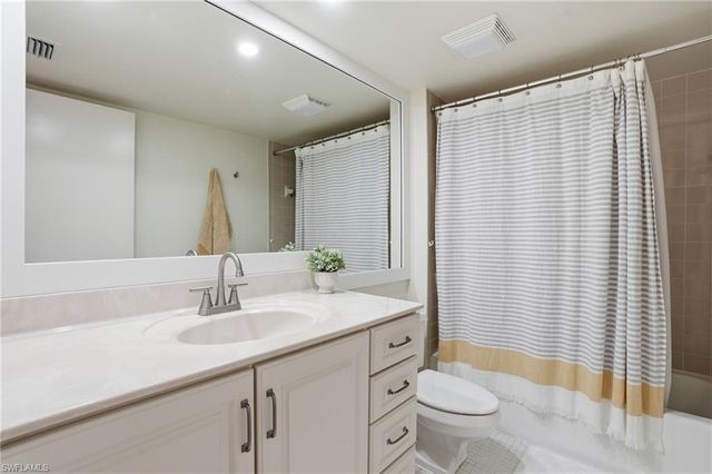 3300 Binnacle DR 102, Naples, FL 34103