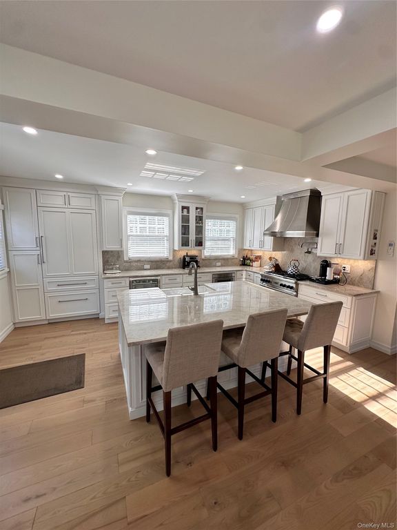 252 Beverly Road, Little Neck, NY 11363 — photo 3
