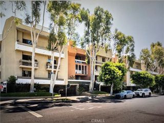 750 N Kings Road 105, West Hollywood, CA 90069