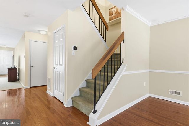 25 HONEY LOCUST LN, Newtown, PA 18940