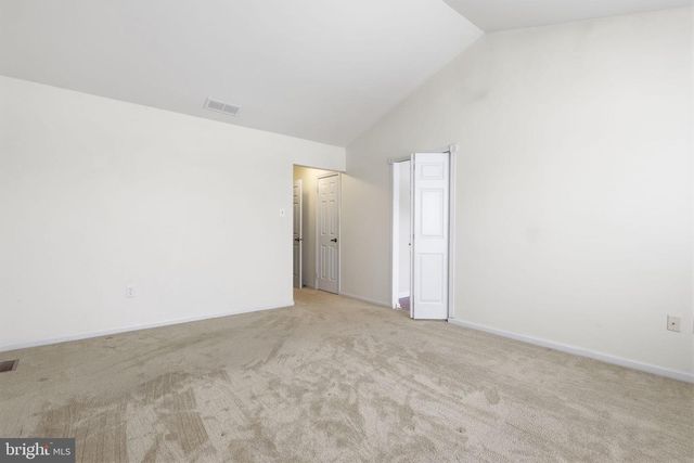 25 HONEY LOCUST LN, Newtown, PA 18940