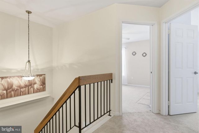 25 HONEY LOCUST LN, Newtown, PA 18940