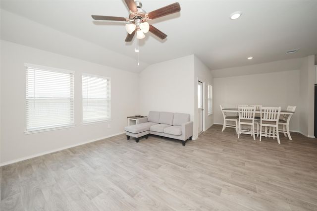 2407 Divot Lane, Navasota, TX 77868