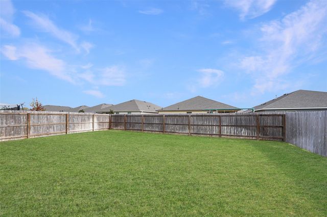 2407 Divot Lane, Navasota, TX 77868