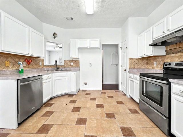 165 Shadetree Lane, Lawrenceville, GA 30044