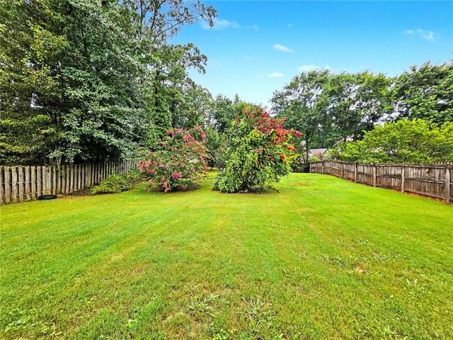 165 Shadetree Lane, Lawrenceville, GA 30044