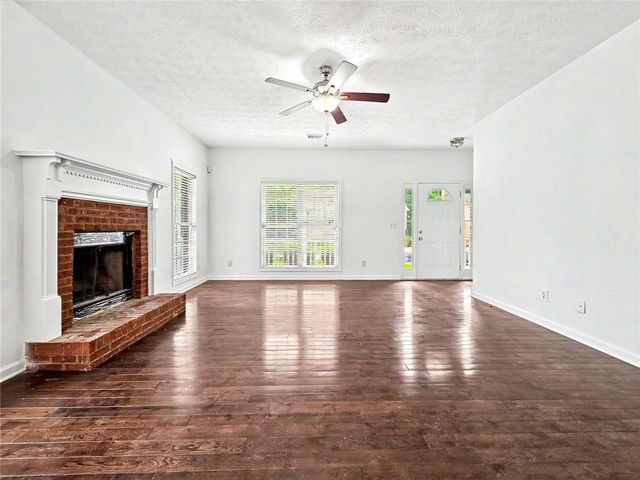 165 Shadetree Lane, Lawrenceville, GA 30044