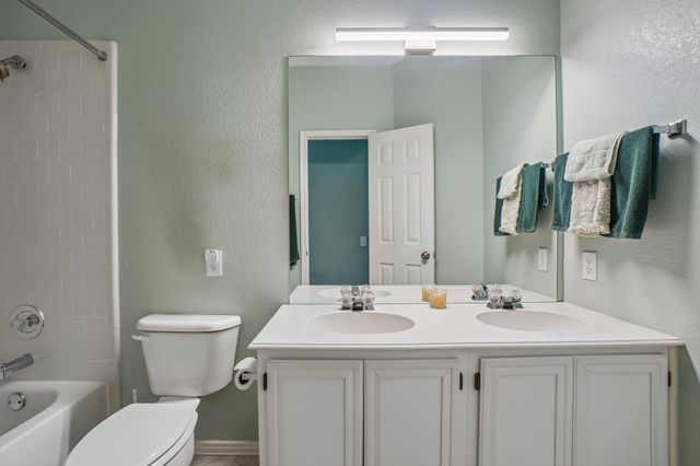 421 Durrand Oak Drive, Keller, TX 76248