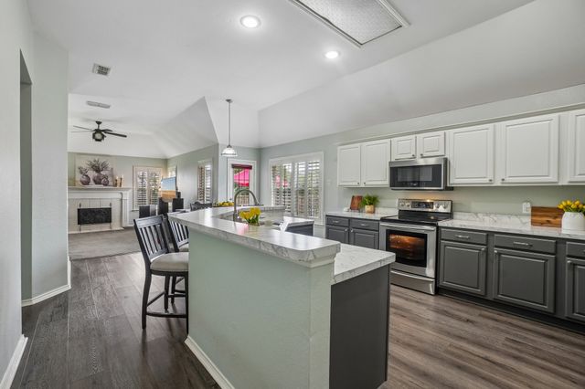 421 Durrand Oak Drive, Keller, TX 76248