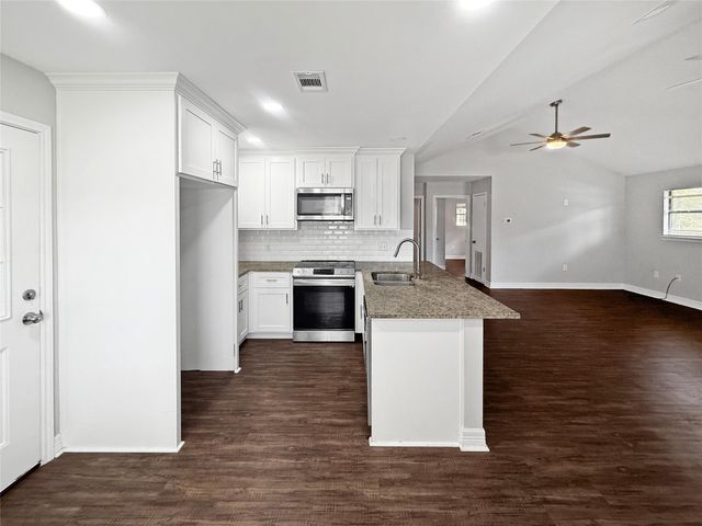 580 W Chance Road, Lumberton, TX 77657