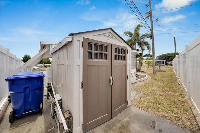 12093 104TH LANE, Largo, FL 33773