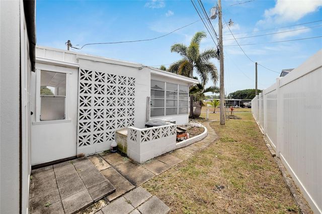 12093 104TH LANE, Largo, FL 33773
