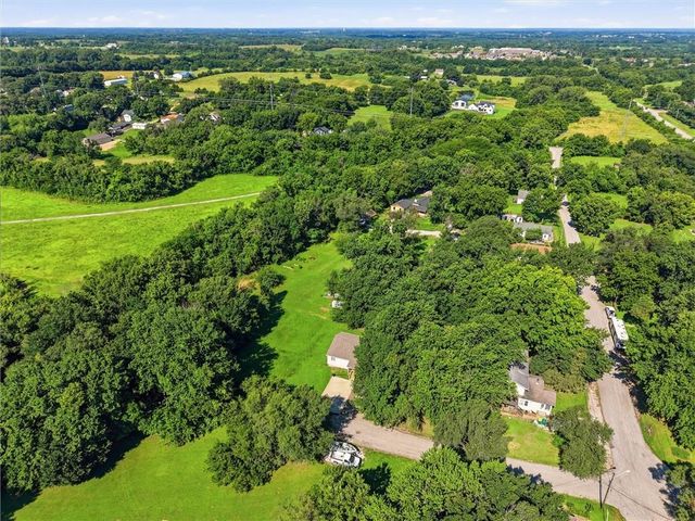 3002 N 121 Terrace, Kansas City, KS 66109