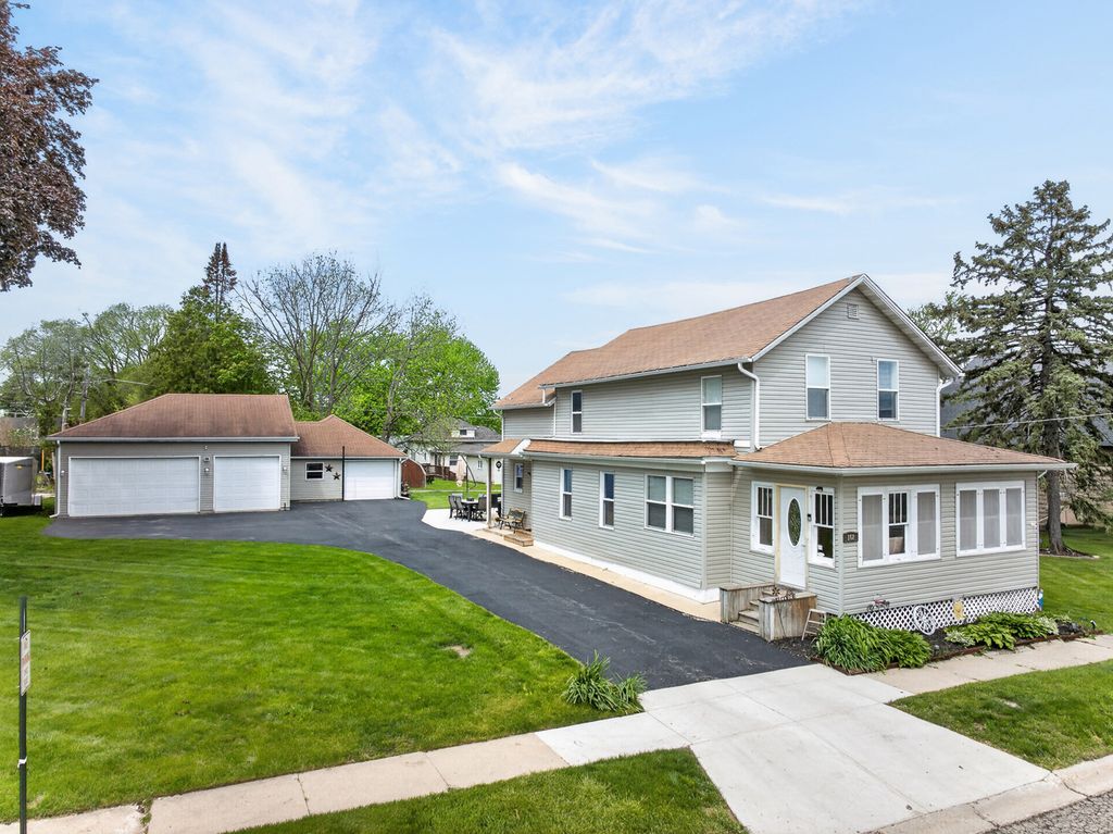 162 Park Street, Hampshire, IL 60140