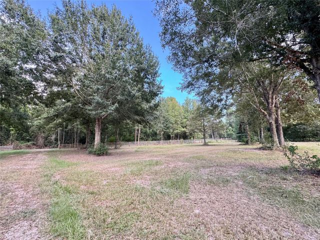 640 County Road 306, Cleveland, TX 77327