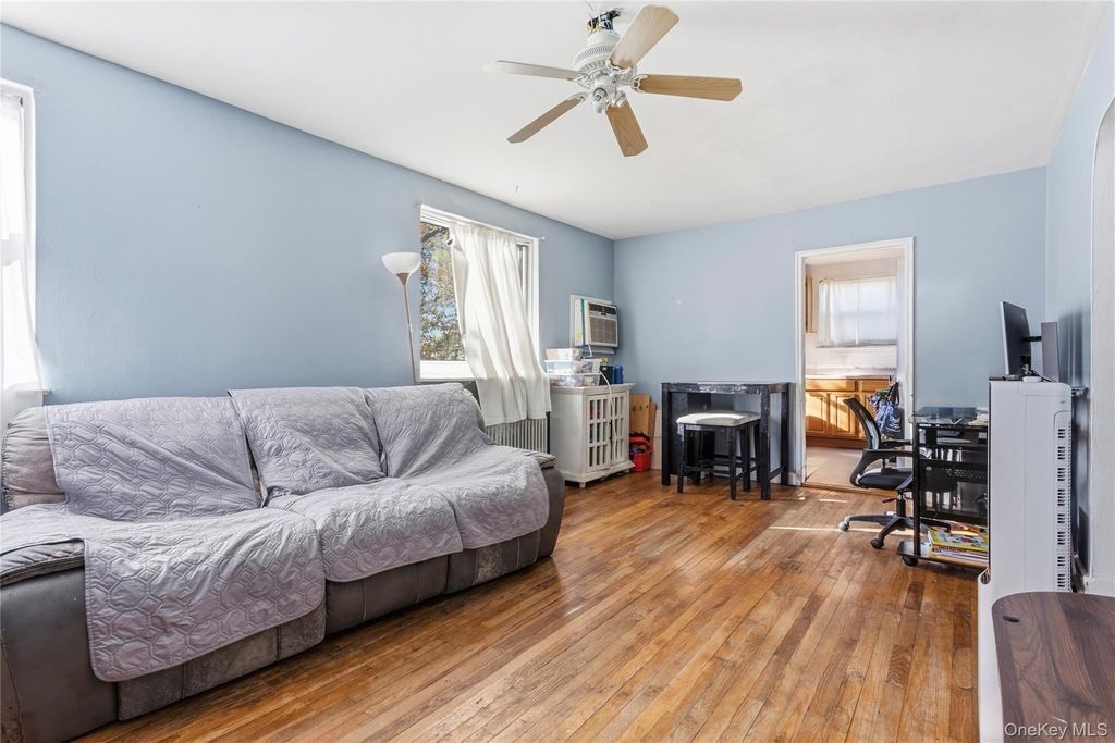 255-43 75th Avenue 2, Glen Oaks, NY 11004 — exterior