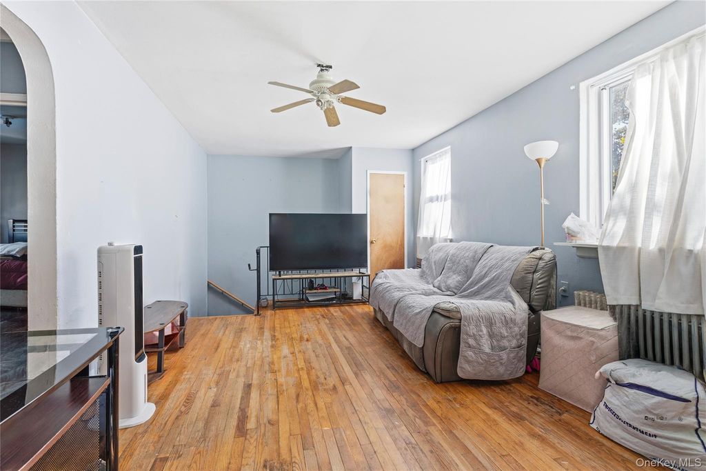255-43 75th Avenue 2, Glen Oaks, NY 11004 — photo 2