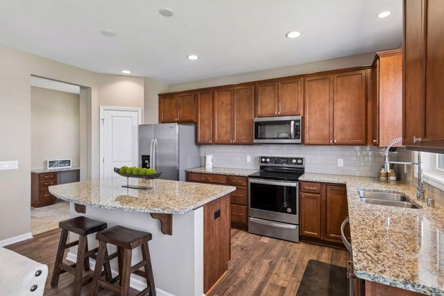 9046 Meadows Drive, Victoria, MN 55386