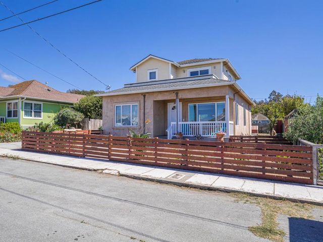 14 3rd Avenue, Davenport, CA 95017