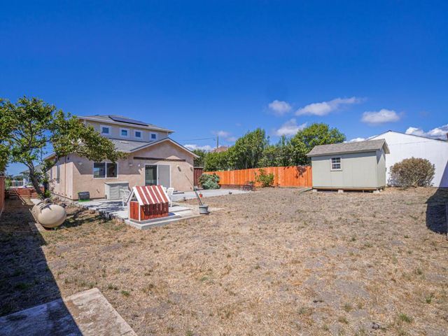 14 3rd Avenue, Davenport, CA 95017