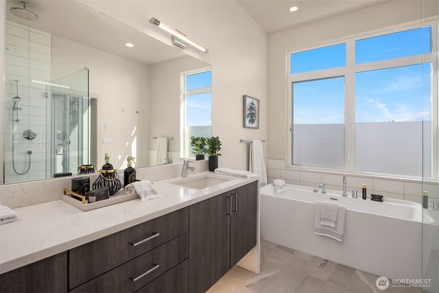 2144 NW 201st Street, Shoreline, WA 98177