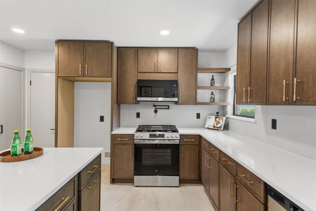 1711 Quadrangle Drive, Dallas, TX 75228