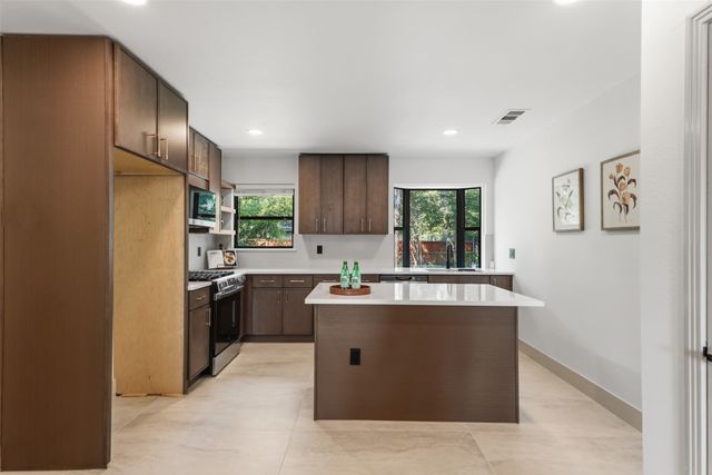 1711 Quadrangle Drive, Dallas, TX 75228