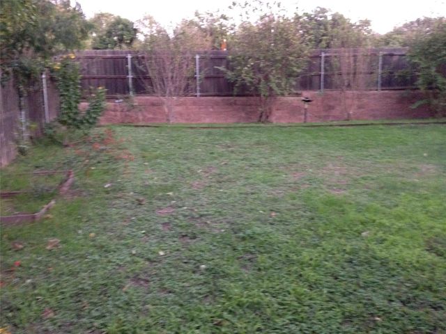 1917 Castle Gate CIR, San Marcos, TX 78666