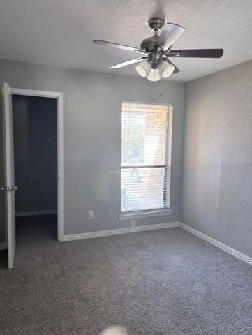 1917 Castle Gate CIR, San Marcos, TX 78666