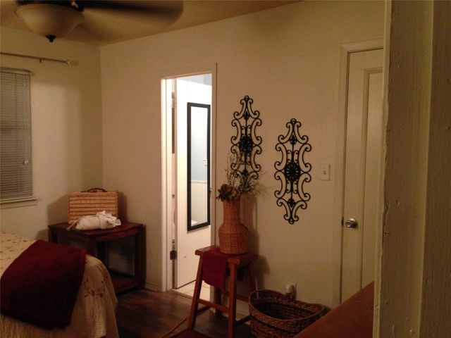 1917 Castle Gate CIR, San Marcos, TX 78666