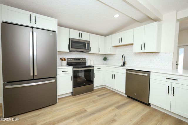 341 Hammond Street, New Smyrna Beach, FL 32168