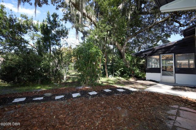 341 Hammond Street, New Smyrna Beach, FL 32168