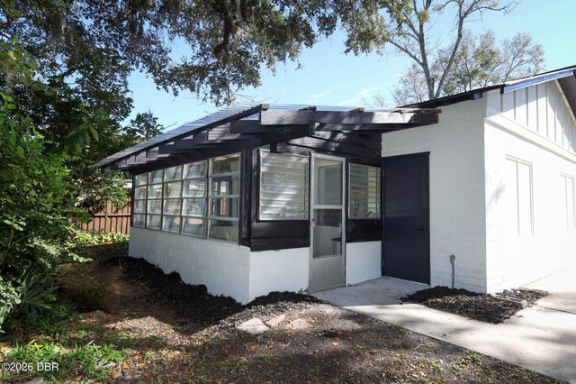 341 Hammond Street, New Smyrna Beach, FL 32168