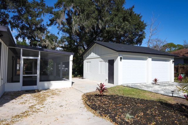 341 Hammond Street, New Smyrna Beach, FL 32168