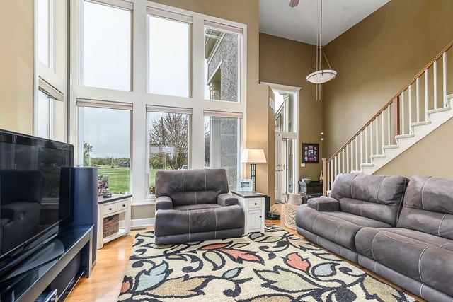 924 E 1938th Road, Eudora, KS 66025