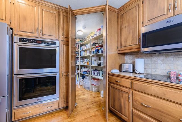 924 E 1938th Road, Eudora, KS 66025