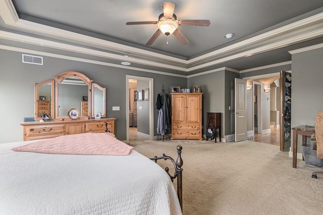 924 E 1938th Road, Eudora, KS 66025