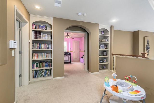 924 E 1938th Road, Eudora, KS 66025