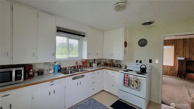 1296 US HWY 12, Chehalis, WA 98532