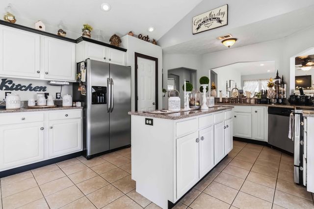 398 Carriage Lane, Jamestown, KY 42629