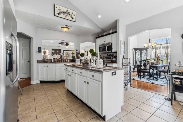 398 Carriage Lane, Jamestown, KY 42629