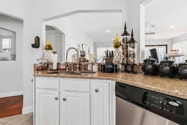 398 Carriage Lane, Jamestown, KY 42629