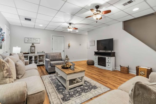 398 Carriage Lane, Jamestown, KY 42629