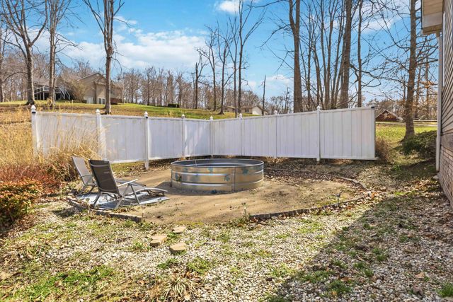 398 Carriage Lane, Jamestown, KY 42629