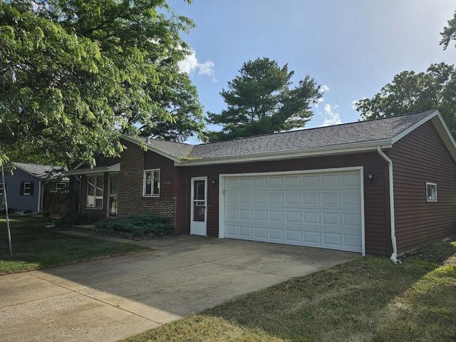 1844 Garden Drive, Janesville, WI 53546