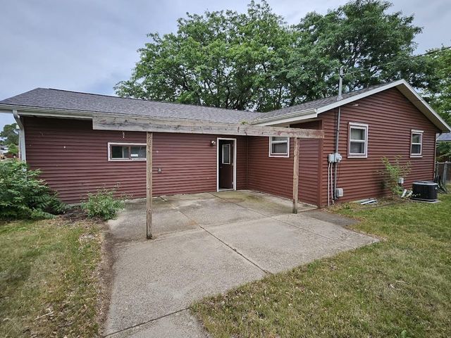1844 Garden Drive, Janesville, WI 53546