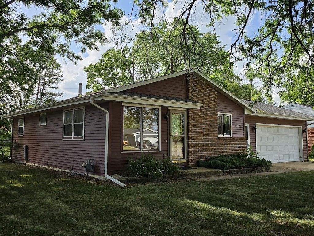 1844 Garden Drive, Janesville, WI 53546